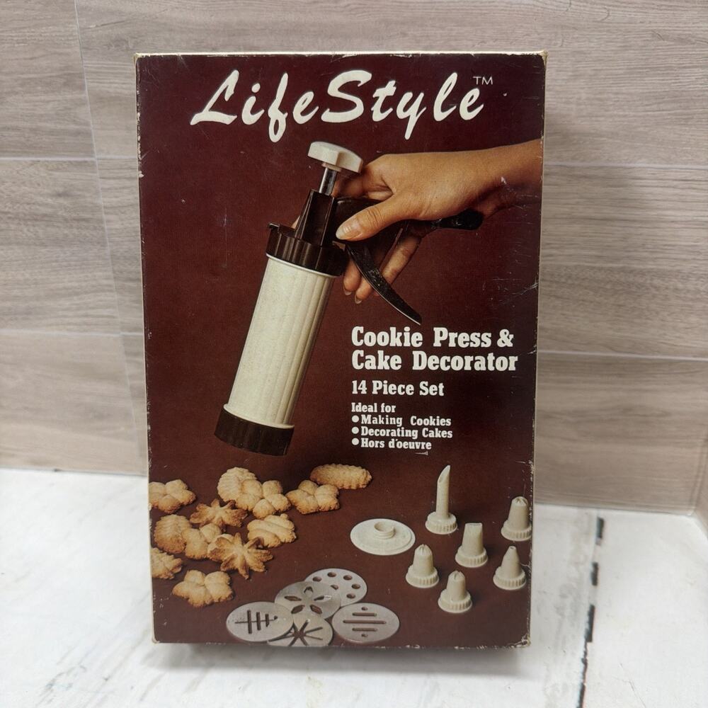 Lifestyle Cookie And Cake Decorator Press Set 14 Piece Vintage
